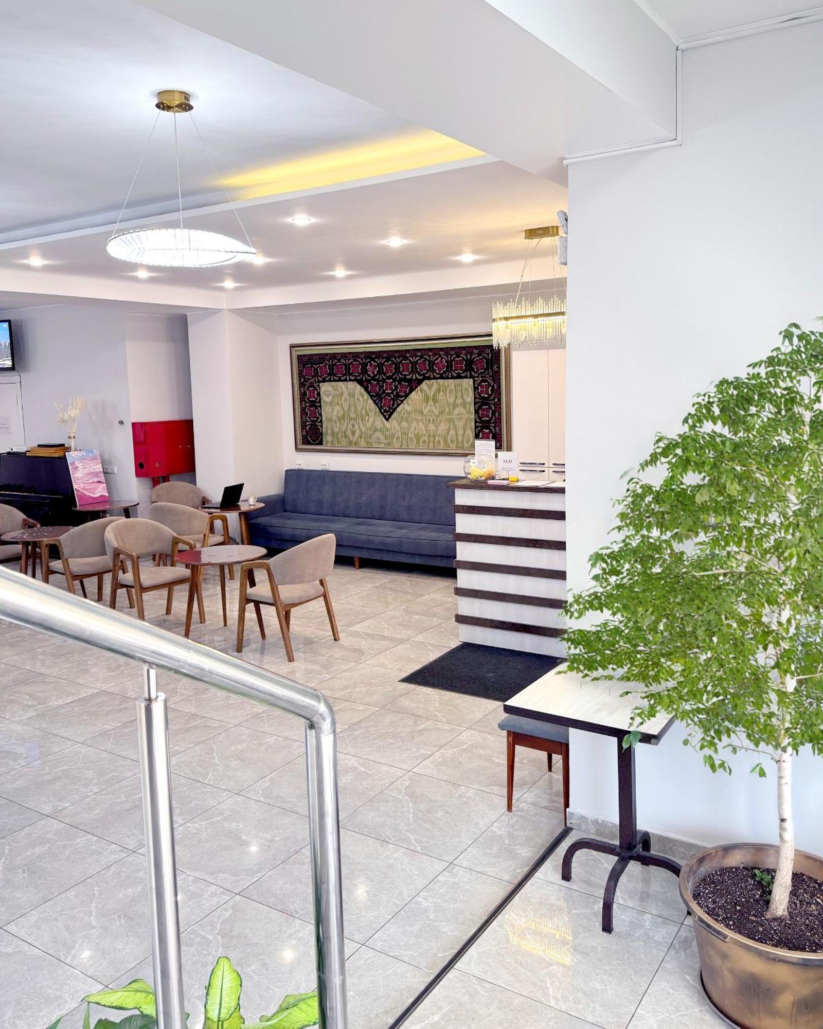 Compass Hostel Bishkek Exterior photo